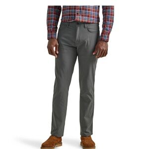 NWT men’s LEE straight fit performance charcoal pant. Size 38x30